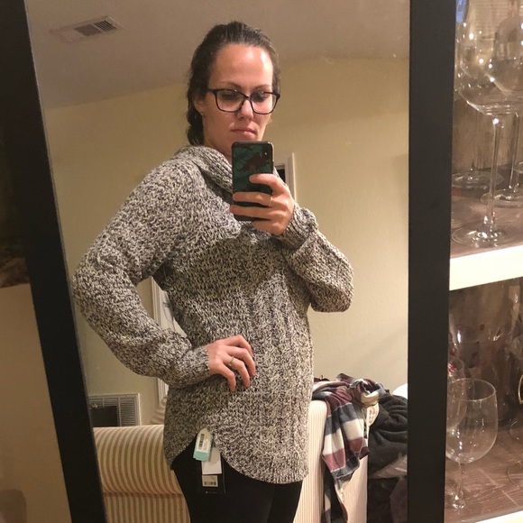 Stitch fix grey tunic sweater - Picture 2 of 2